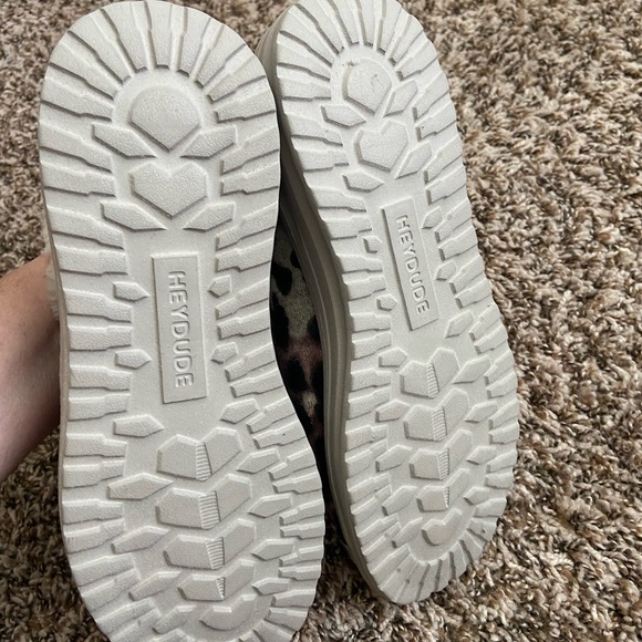 Hey Dude Women's Denny Leopard slip on shoes - Picture 4 of 6